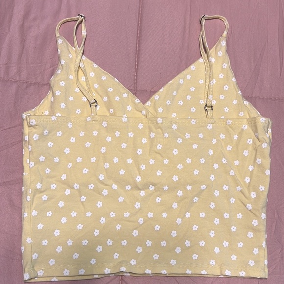 🔴SOLD🔴 Hollister Crop Top - Picture 2 of 3